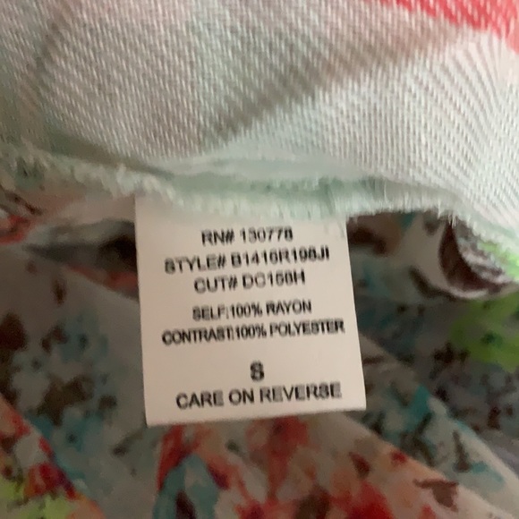 Colourful Blouse - Picture 4 of 4